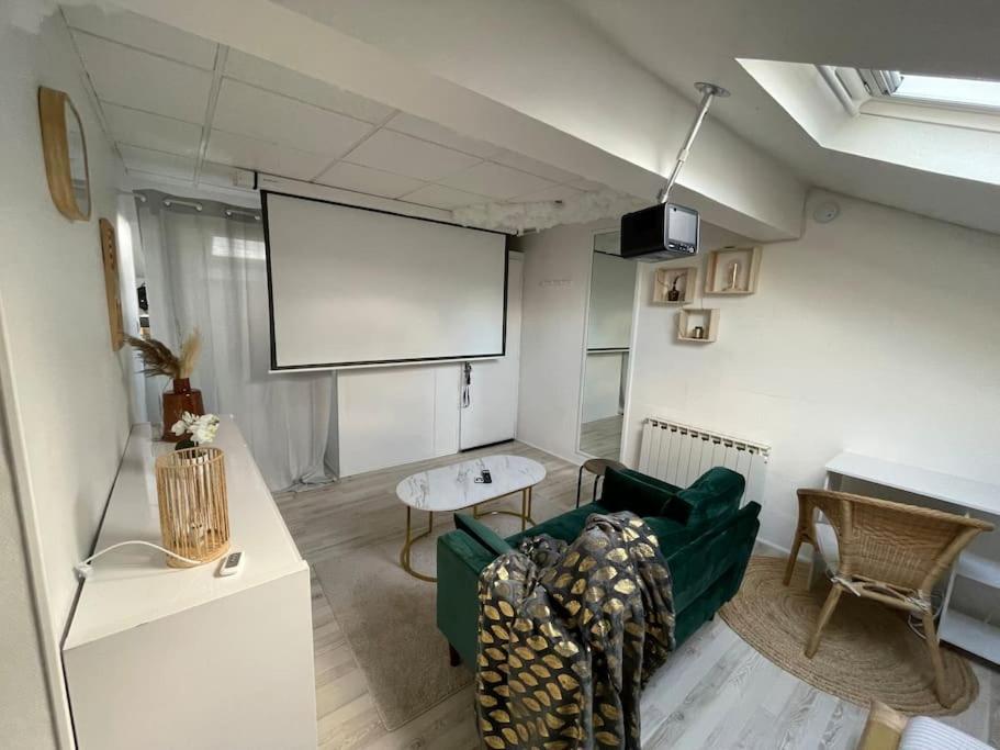 Mgb Studio Home Cinema Saint-Max ภายนอก รูปภาพ
